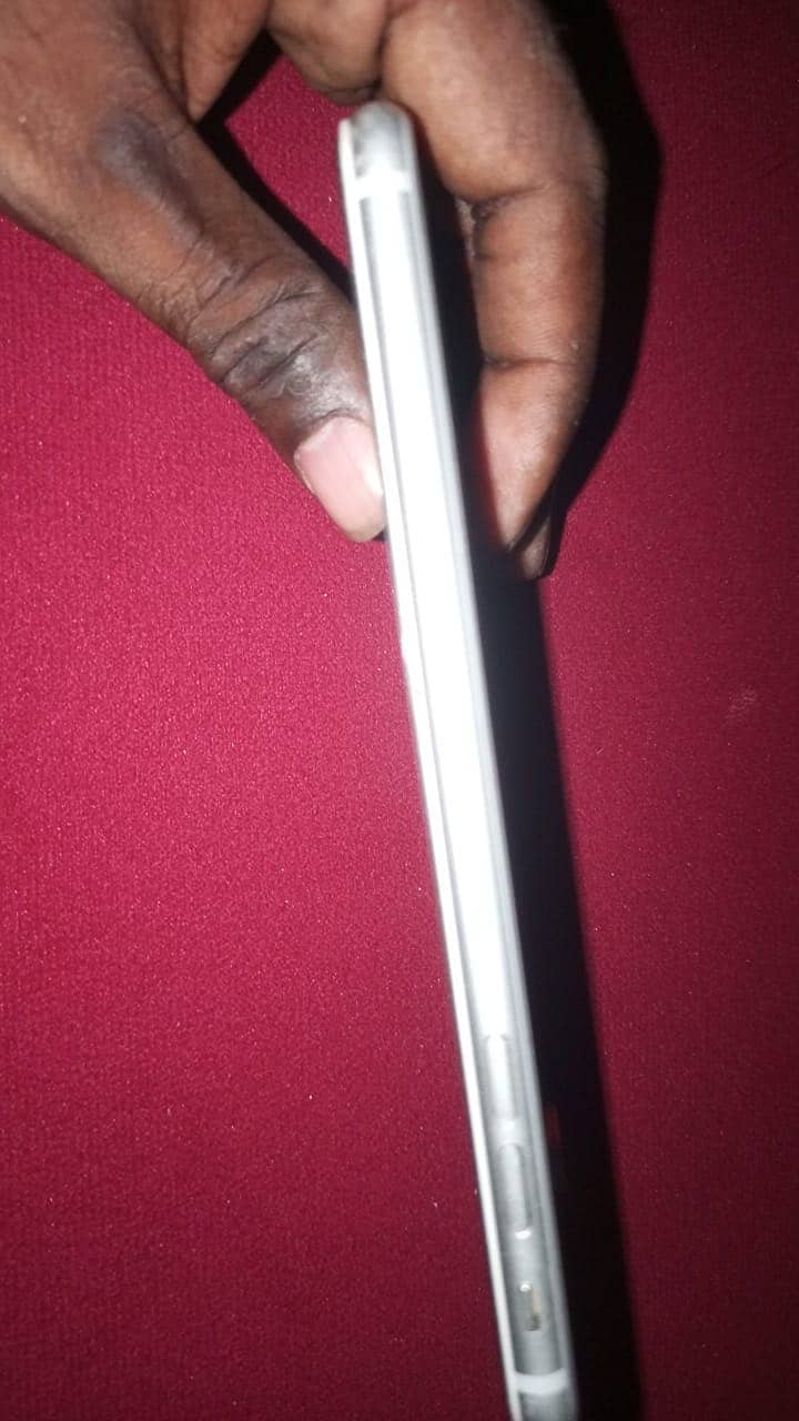 Apple iPhone 8 Plus 2