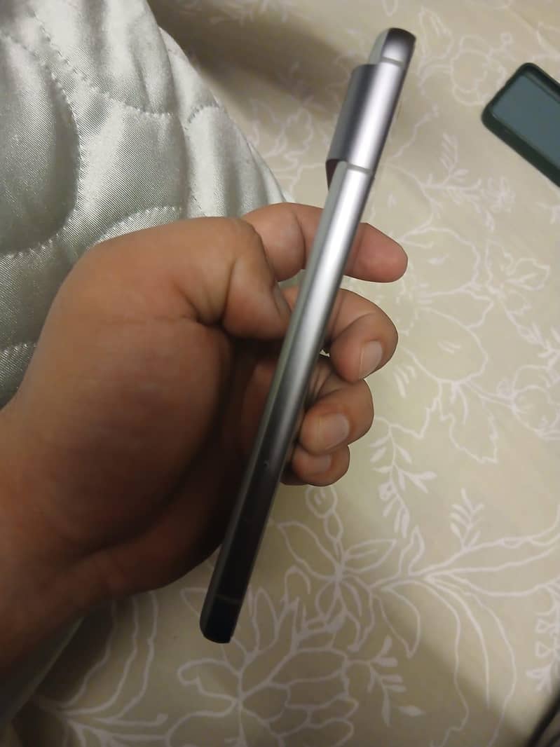 Google Pixel 8 1