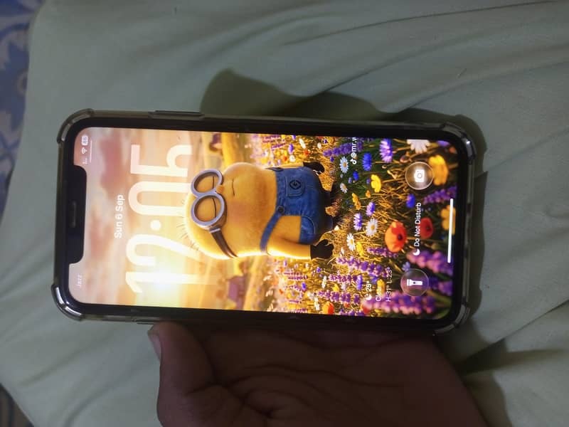 Apple iPhone 11 4