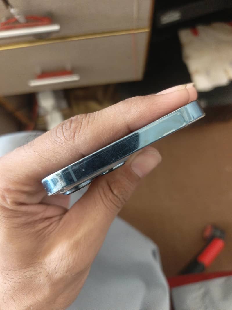 Apple iPhone 13 Pro Max 2