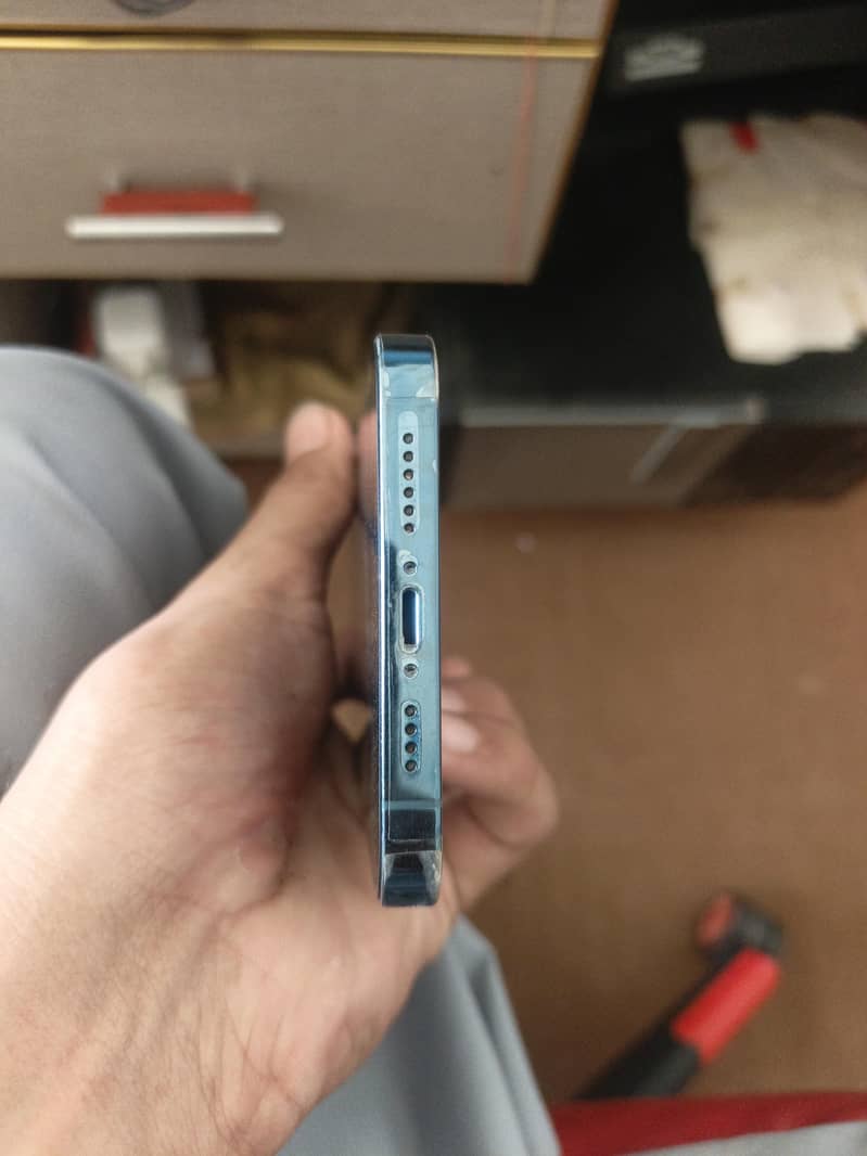 Apple iPhone 13 Pro Max 4