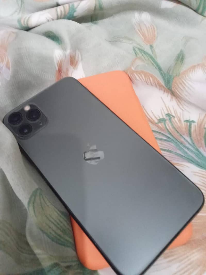 Apple iPhone 11 Pro Max 3