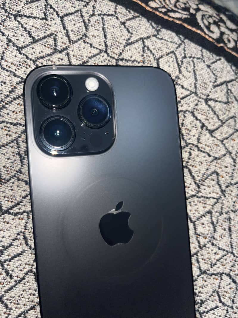 Apple iPhone 14 Pro Max 0