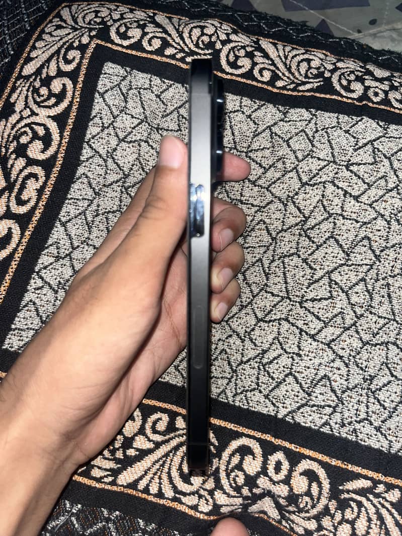 Apple iPhone 14 Pro Max 1