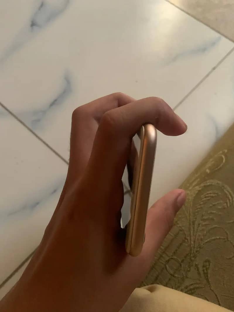 Apple iPhone 8 0