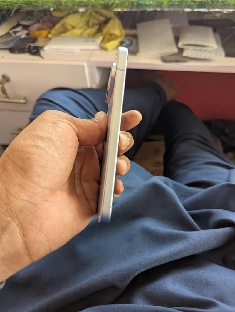 Google Pixel 10 3
