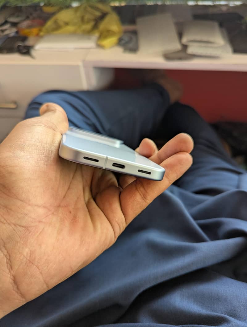 Google Pixel 10 4