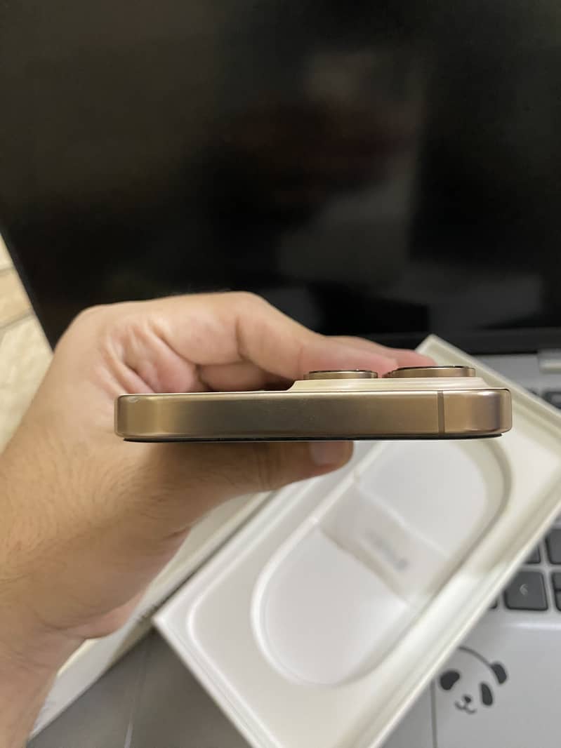 Apple iPhone 16 Pro Max 5