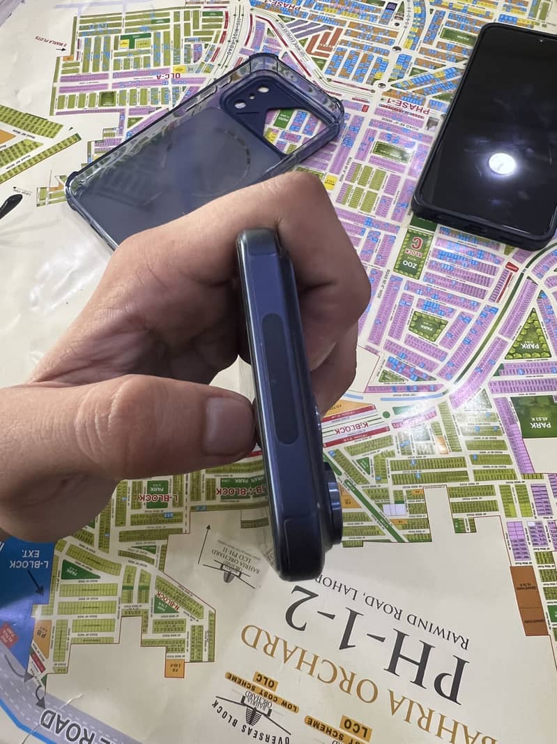 Apple iPhone 17 Pro Max 0