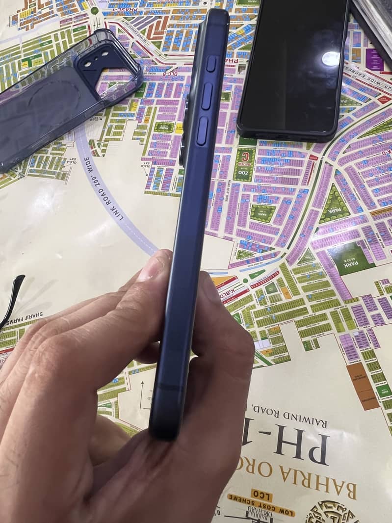 Apple iPhone 17 Pro Max 1