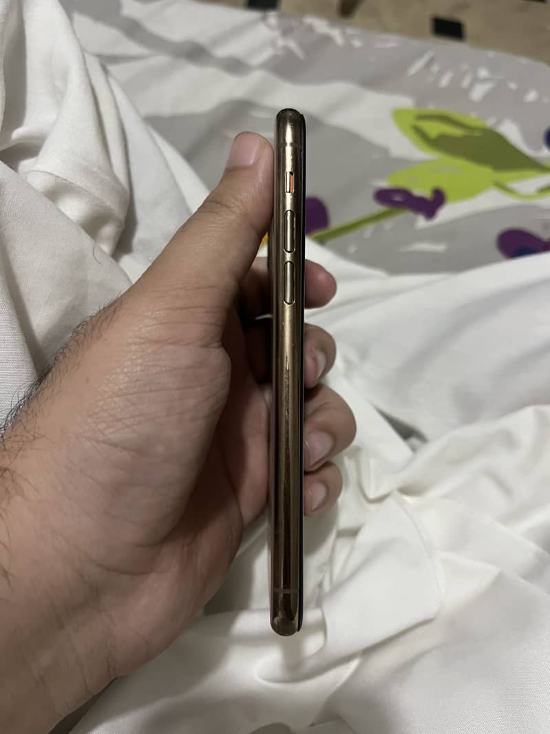 Apple iPhone 11 Pro sim working 4