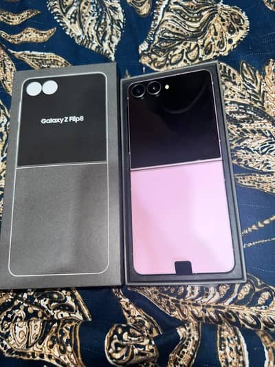 Samsung Mobile Z Flip 8
