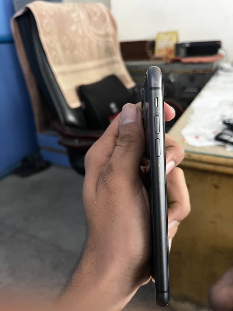 Apple iPhone 11 2