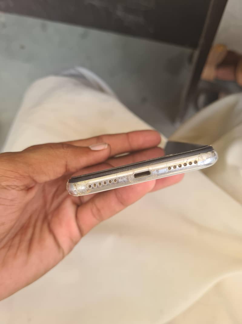 Apple iPhone X 6