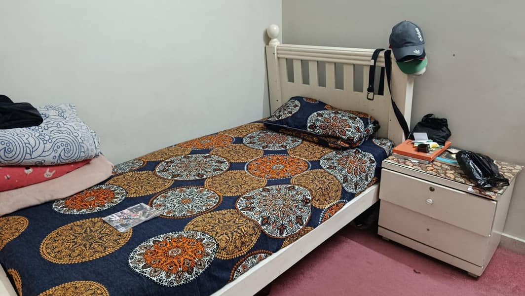 white bed Set with Dressing & Side Table 0