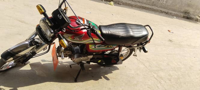 Honda CD 70 2023