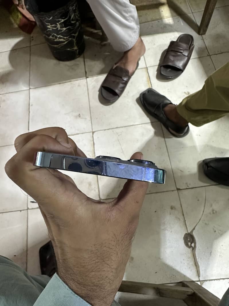 Apple iPhone 13pro 2