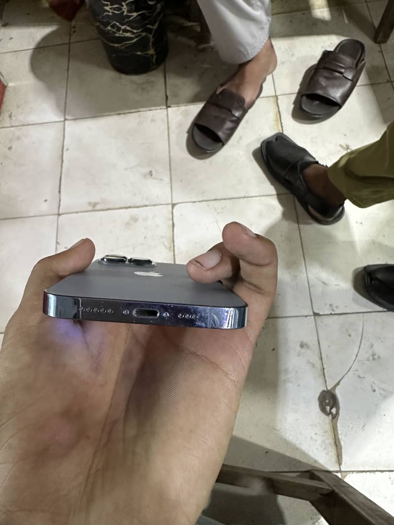 Apple iPhone 13pro 4