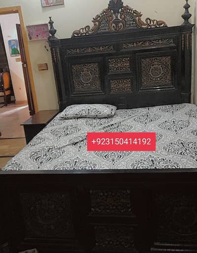 king size bed with complete set