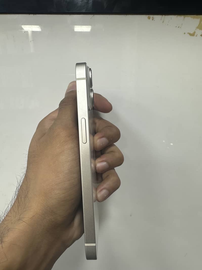 Apple iPhone 14 4