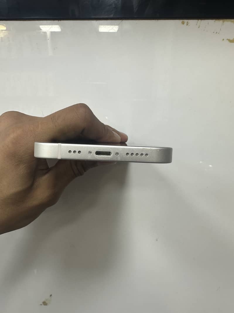 Apple iPhone 14 5