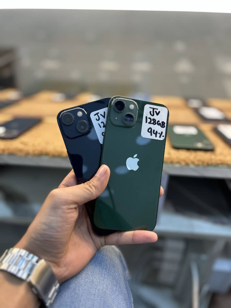 Apple iPhone 13 0