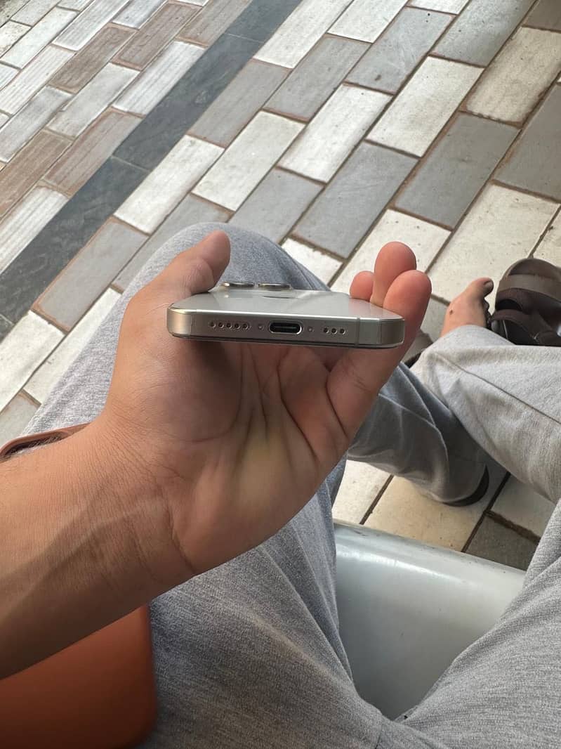 Apple iPhone 15 Pro 1