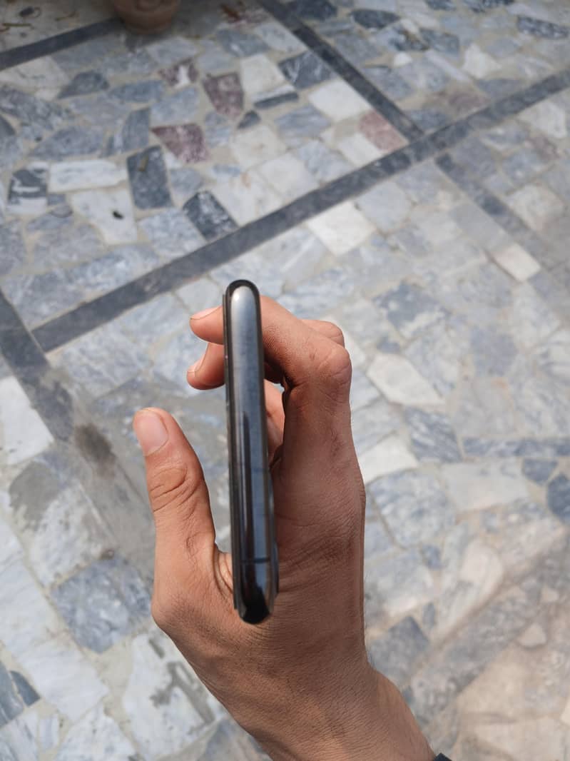 Apple iPhone 11 Pro Max 3