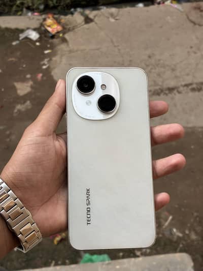 Tecno Spark Go 1