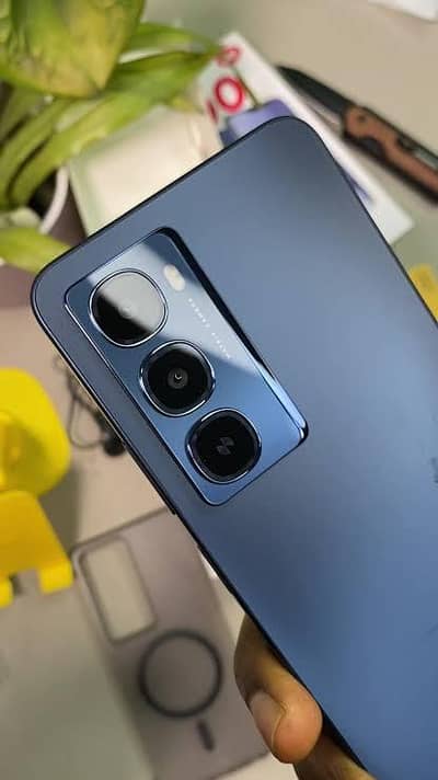 Itel City 100