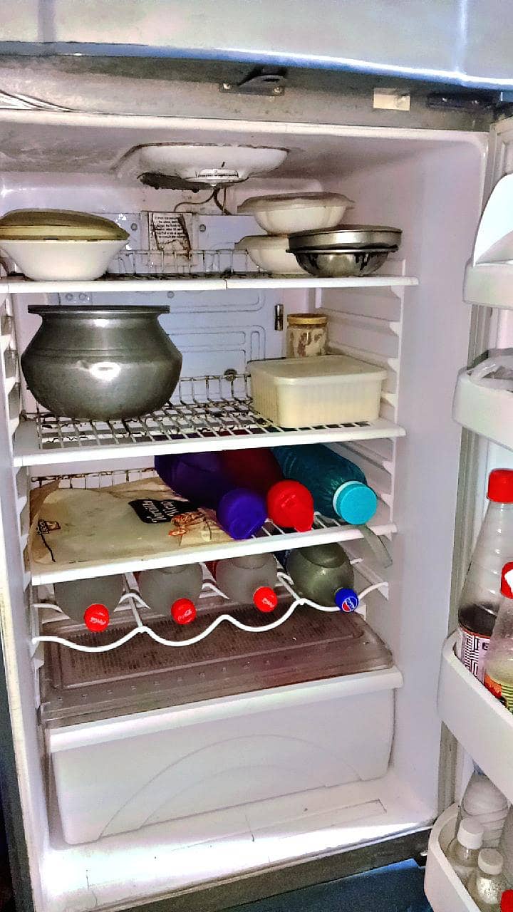 Waves Refrigerator / Medium Size /  2015 Model  Original Gas 1