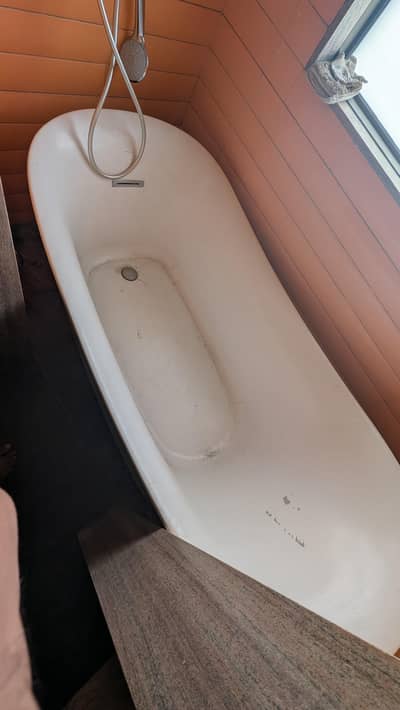 Bath Tub For Sale