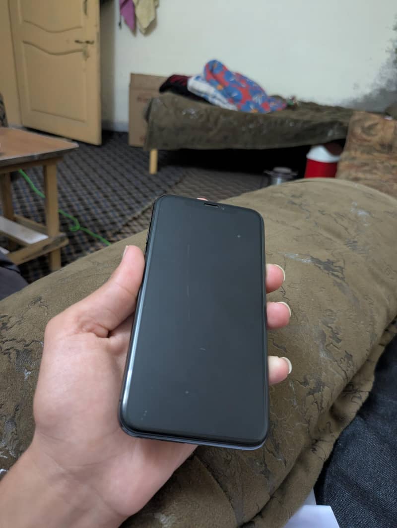Apple iPhone X 4