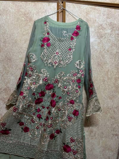 u want to sell my 2 formal dresses in a very good condition