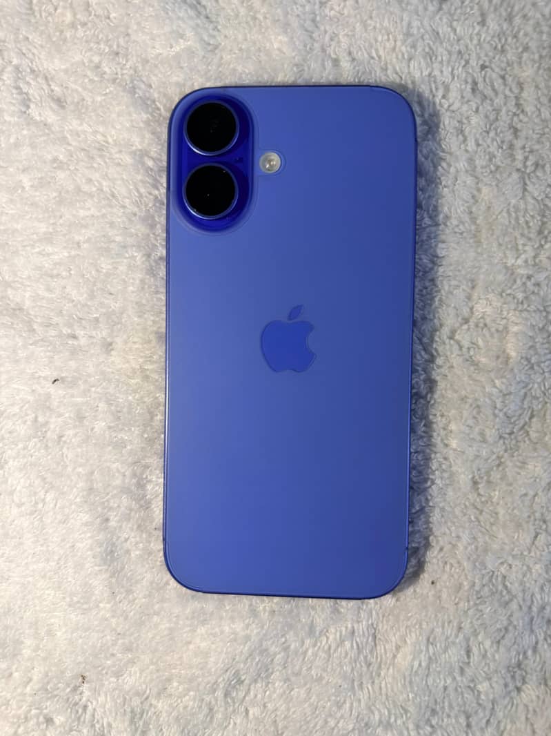 Apple iPhone 16 0