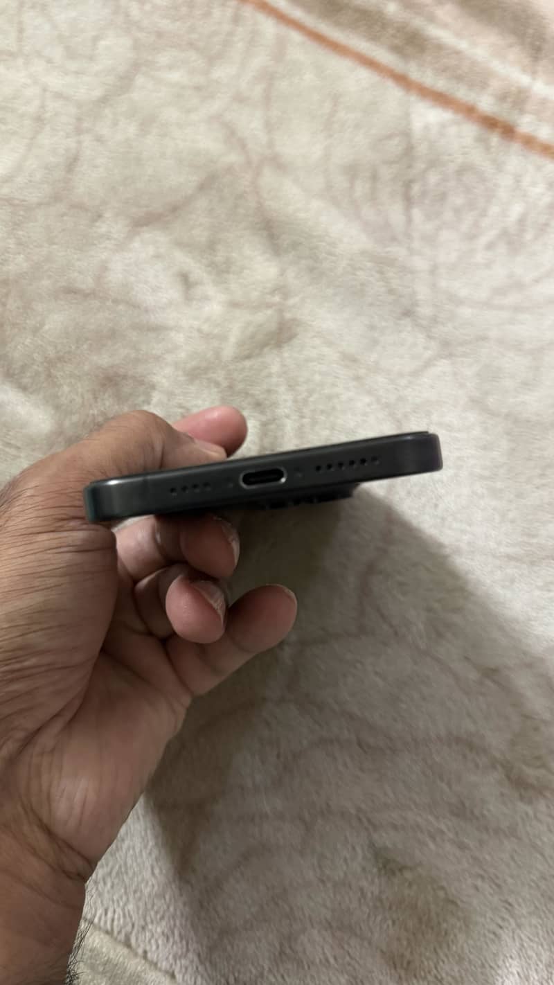 Apple iPhone 15 Pro Max 8