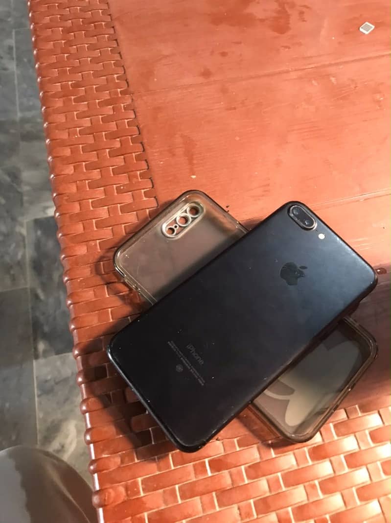 Apple iPhone 7 Plus 2