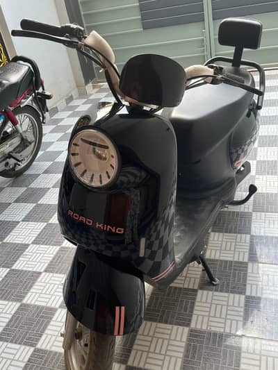 Road King Global Scooty – Excellent Condition
