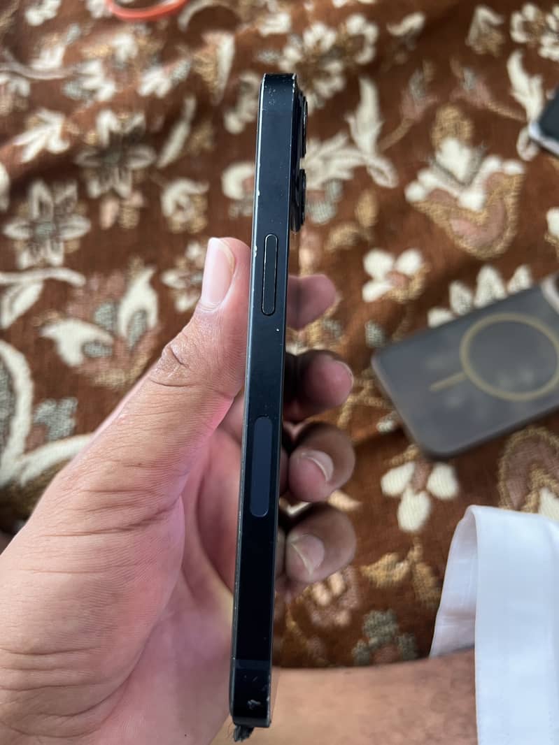 Apple iPhone 13 1