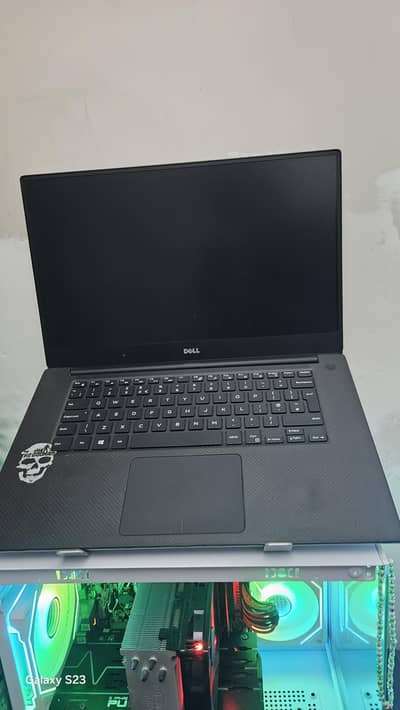 Dell XPS 15 9560 (Core i7 / 16GB RAM / GTX 1050 4GB / 256GB NVMe SSD)