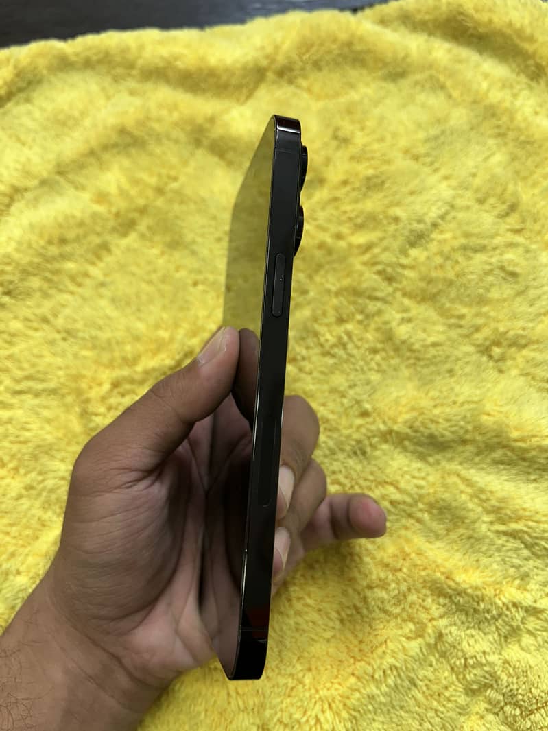 Apple iPhone 14 Pro max 4