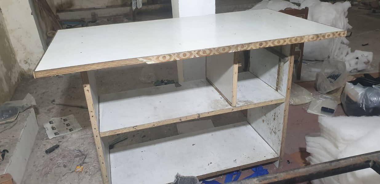 tailer cutting  table 2