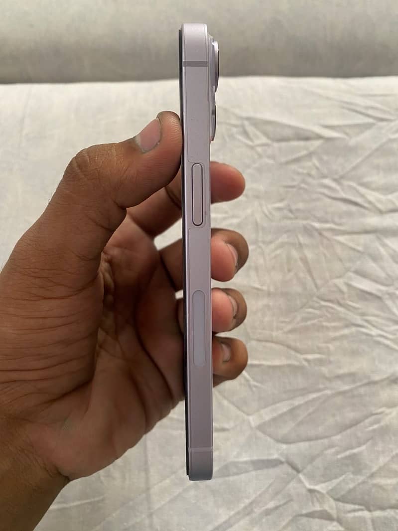 Apple iPhone 14 3