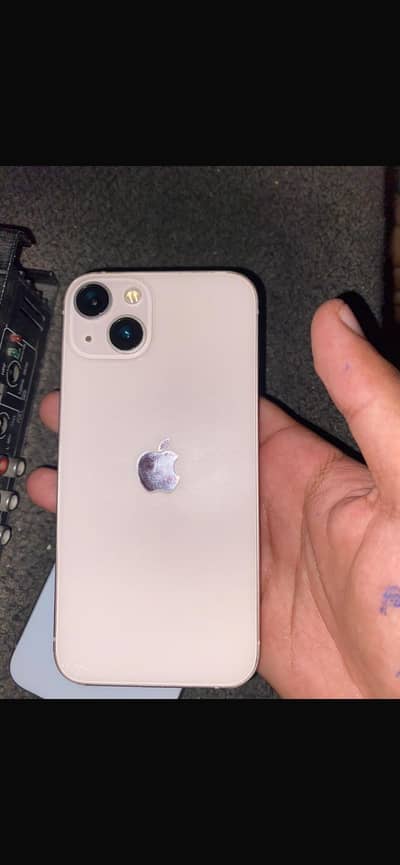 Apple iPhone 13