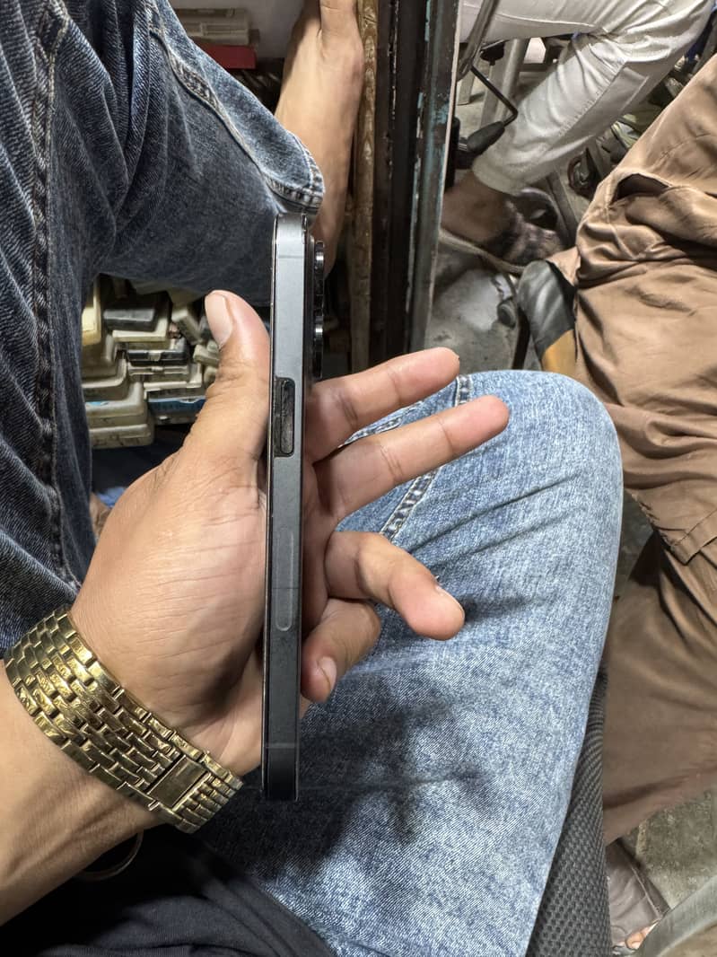 Apple iPhone 14 Pro 3