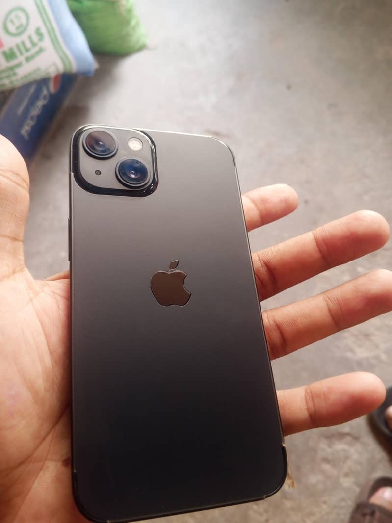 Apple iPhone 13 4