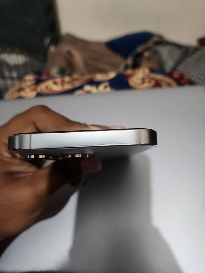 Apple iPhone 14 Pro Max 4