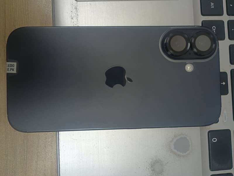 Apple iPhone 16 3