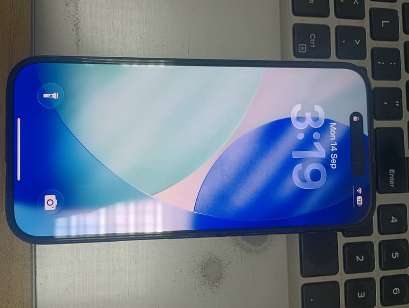Apple iPhone 16 4