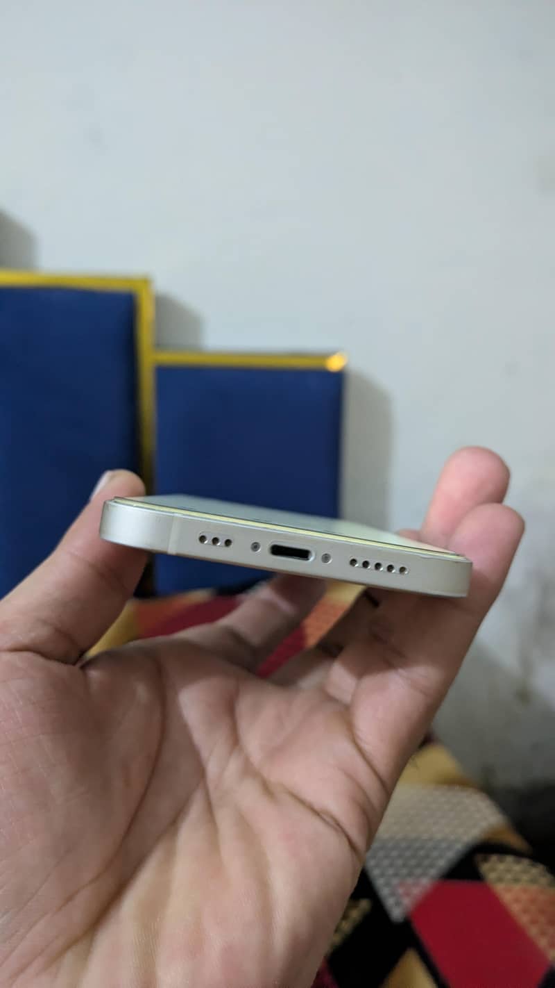 Apple iPhone 12 2